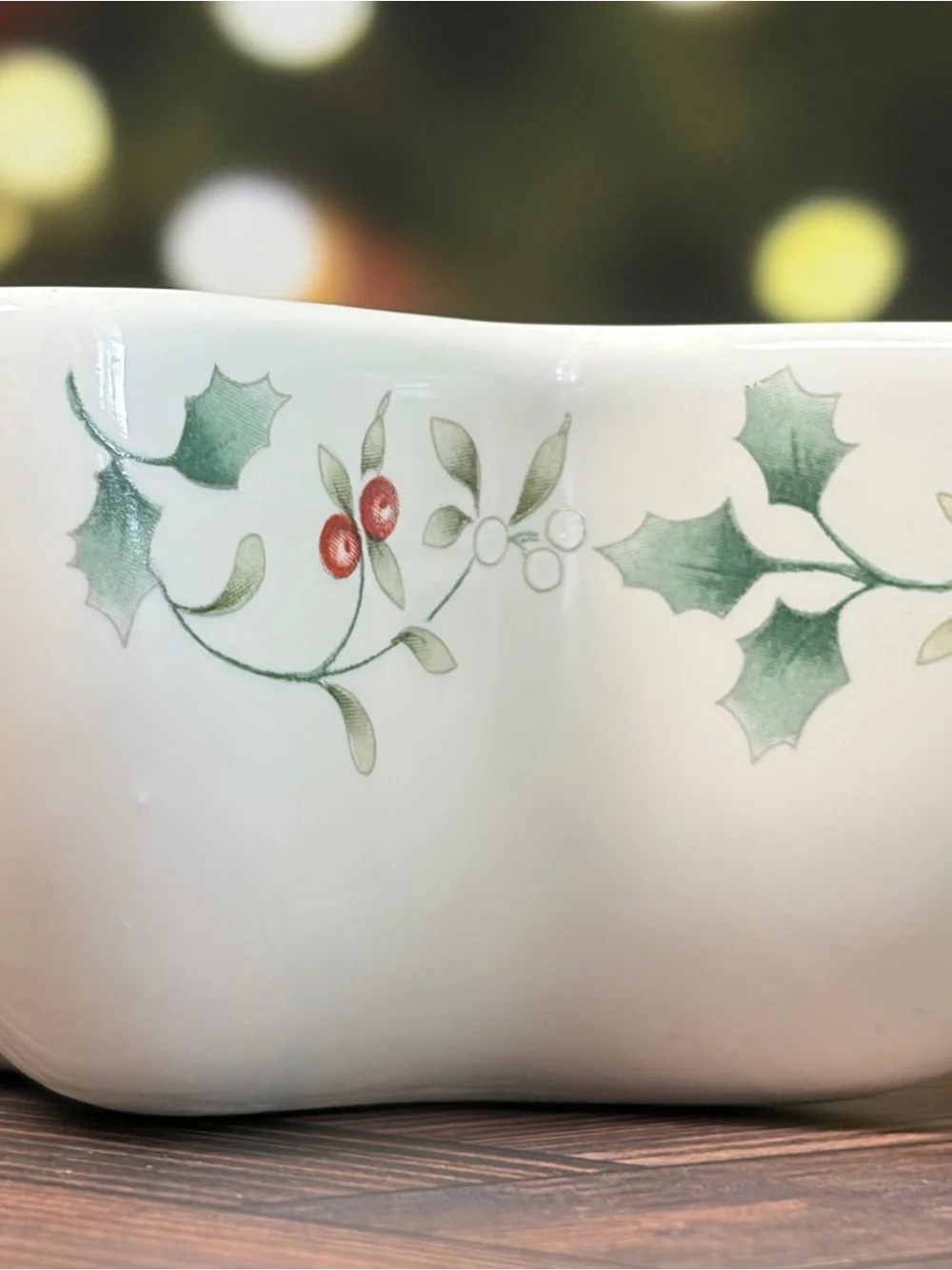 Pfaltzgraff Winterberry Star Shaped Serving Bowl Christmas Holly Dish
